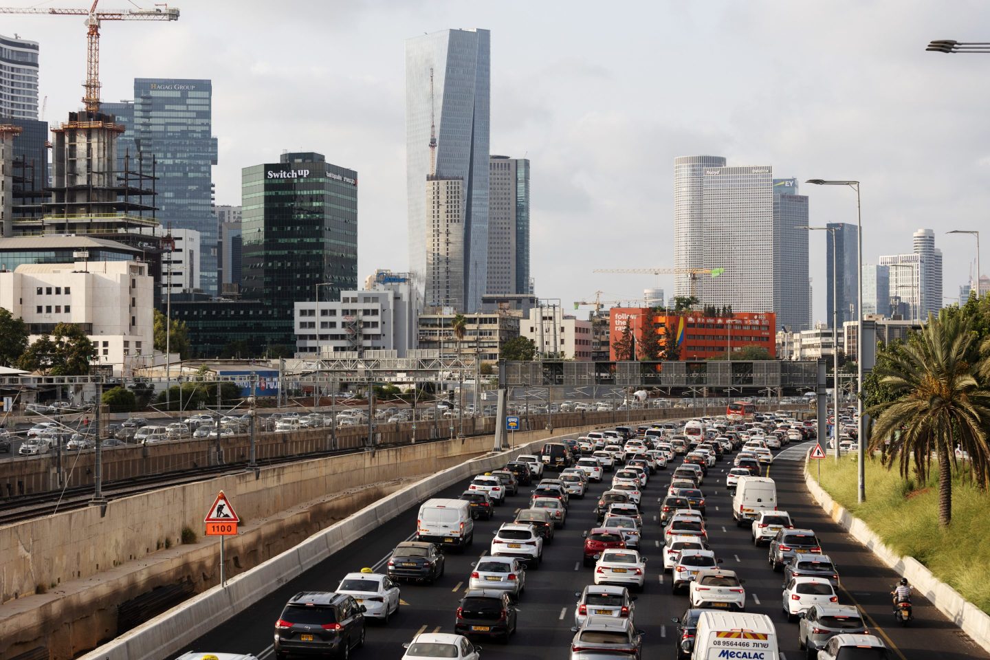 Google is limiting live traffic information in Israel.