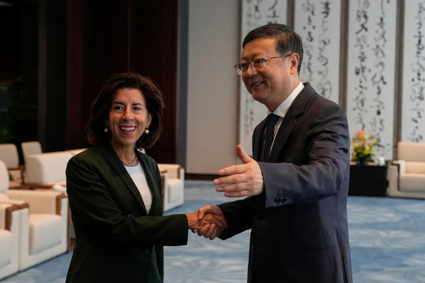 Gina Raimondo, Chen Jining