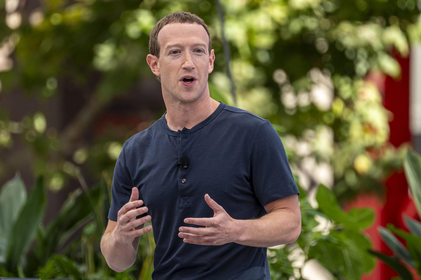 Meta proposes charging Europeans $14 a month to avoid ads on Instagram or Facebook