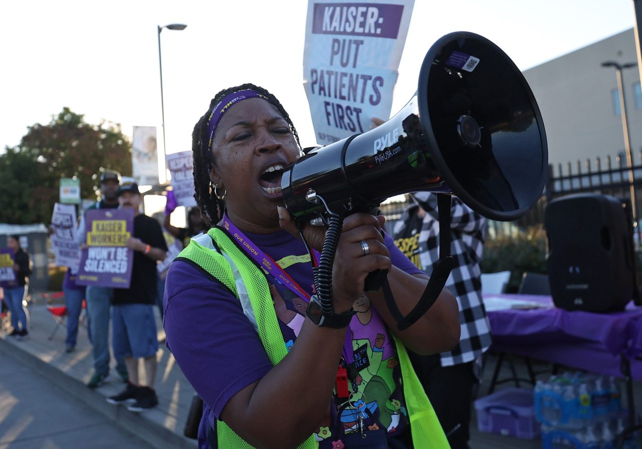 Kaiser Permanente healthcare workers strike What's in the 21 wage