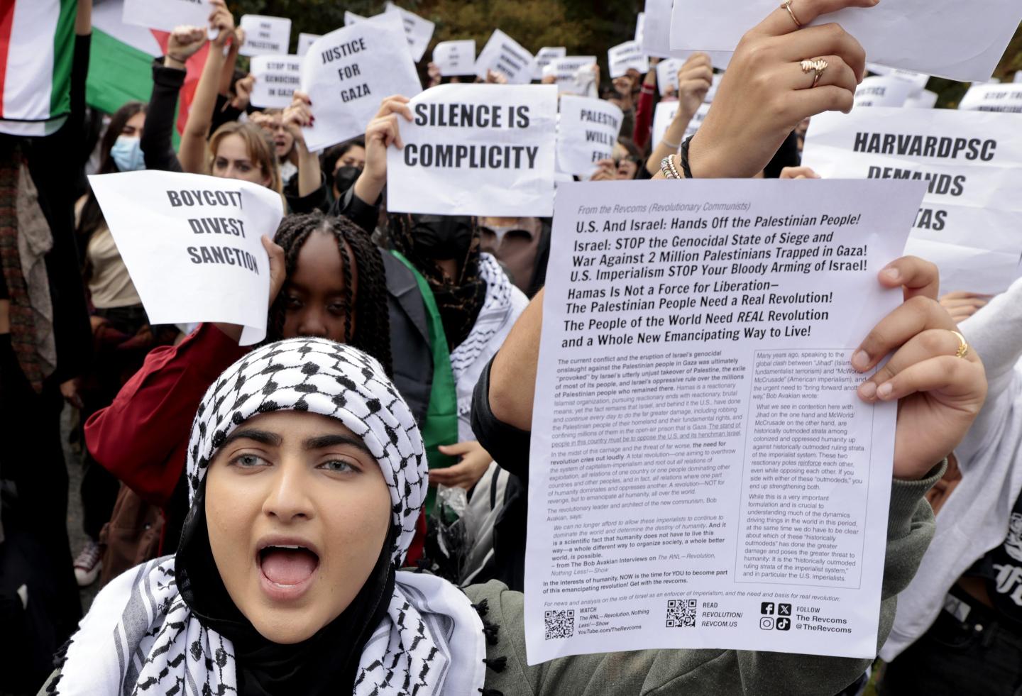 Mitt Romney and investor Seth Klarman lay into Harvard for failing to protect Jewish students ‘amidst the meteoric rise in antisemitism’
