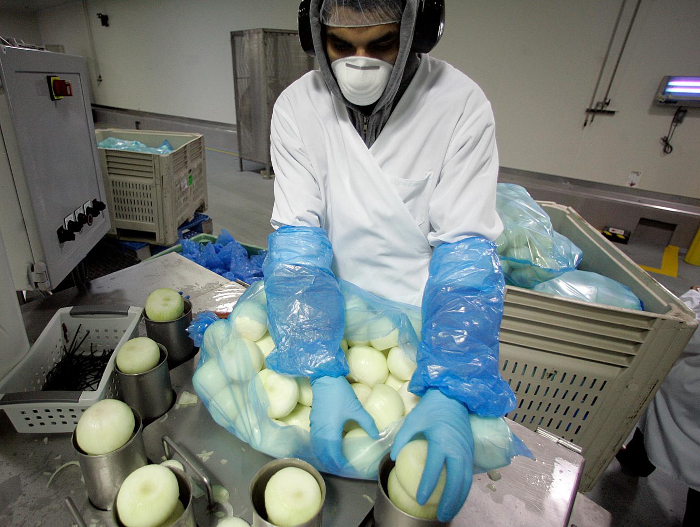 A salmonella outbreak sickening 73 people in 22 states has been linked to diced onions. Here’s how you can stay safe