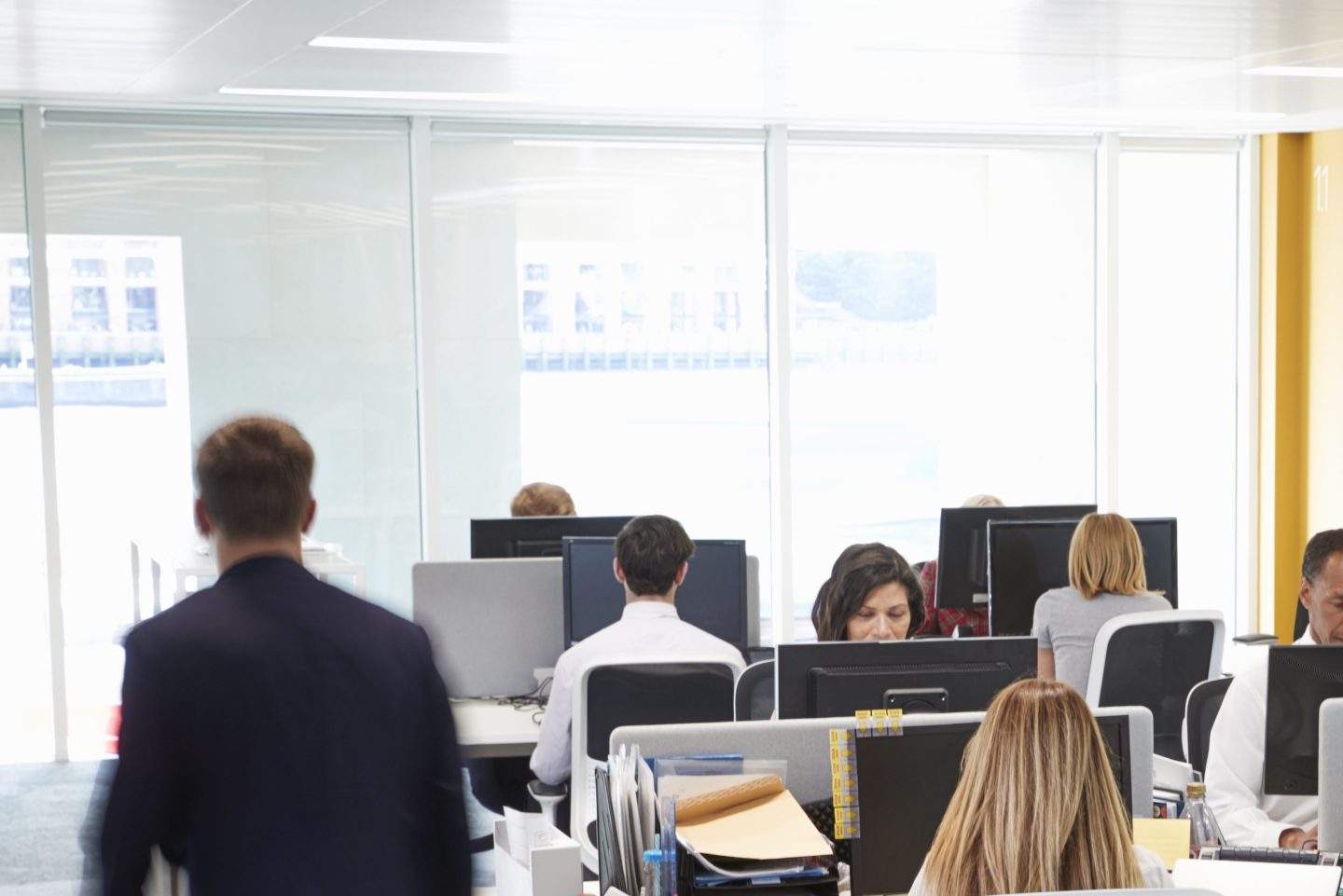 Managers are not trained to correctly assess the performance of remote workers, new research shows.