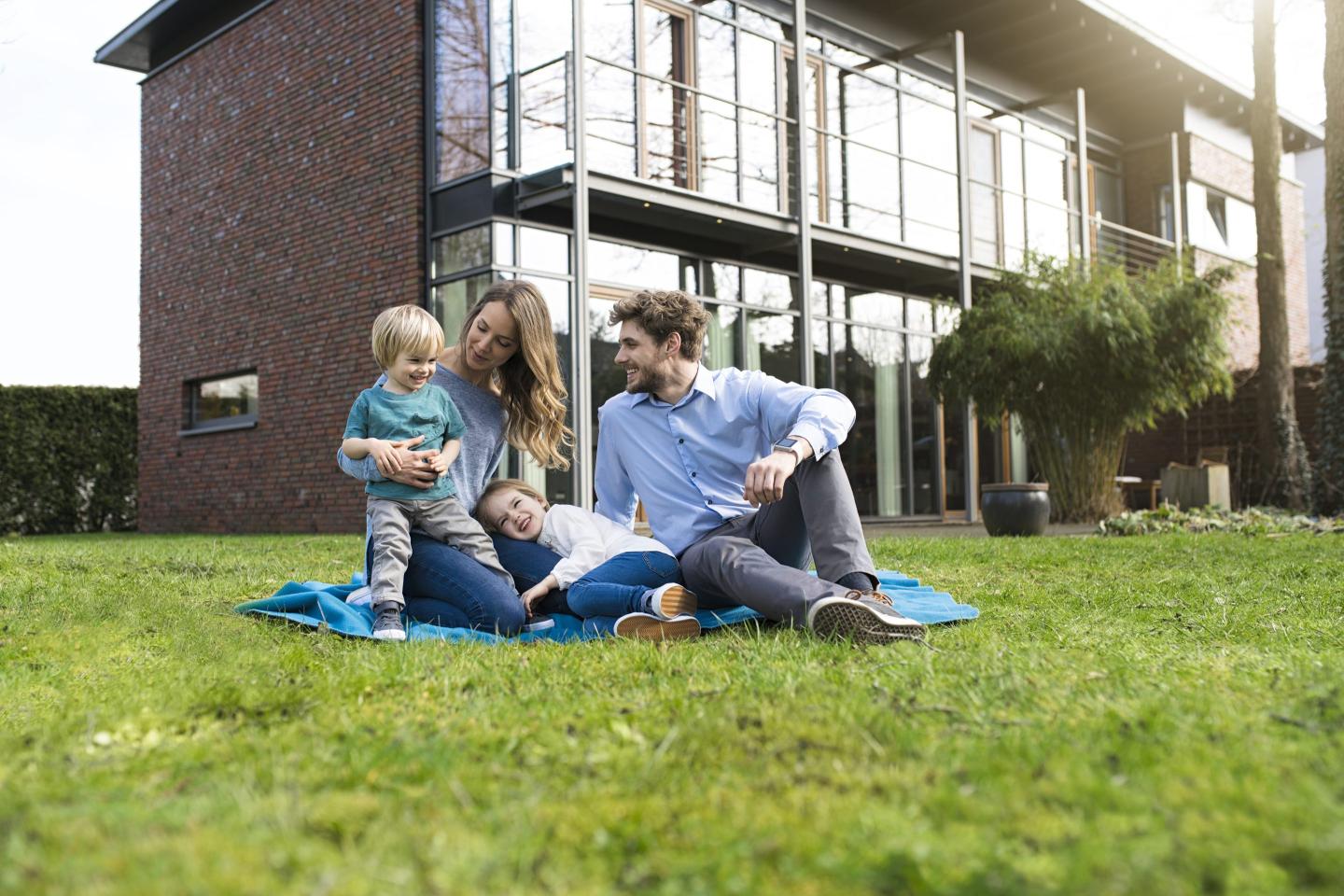 The massive inflation of housing and the stock market has made the average American household worth $193,000, Federal Reserve finds