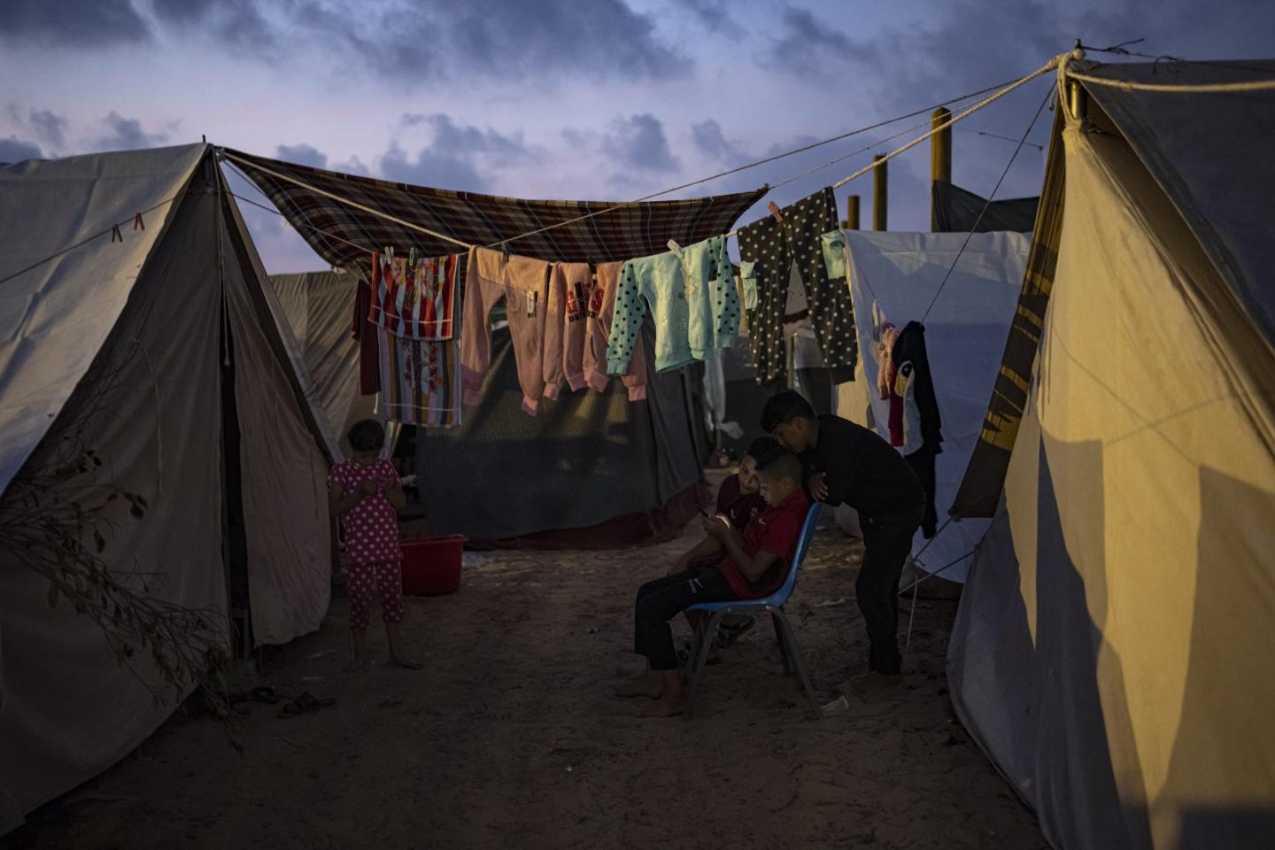 Displaced Palestinian chidren