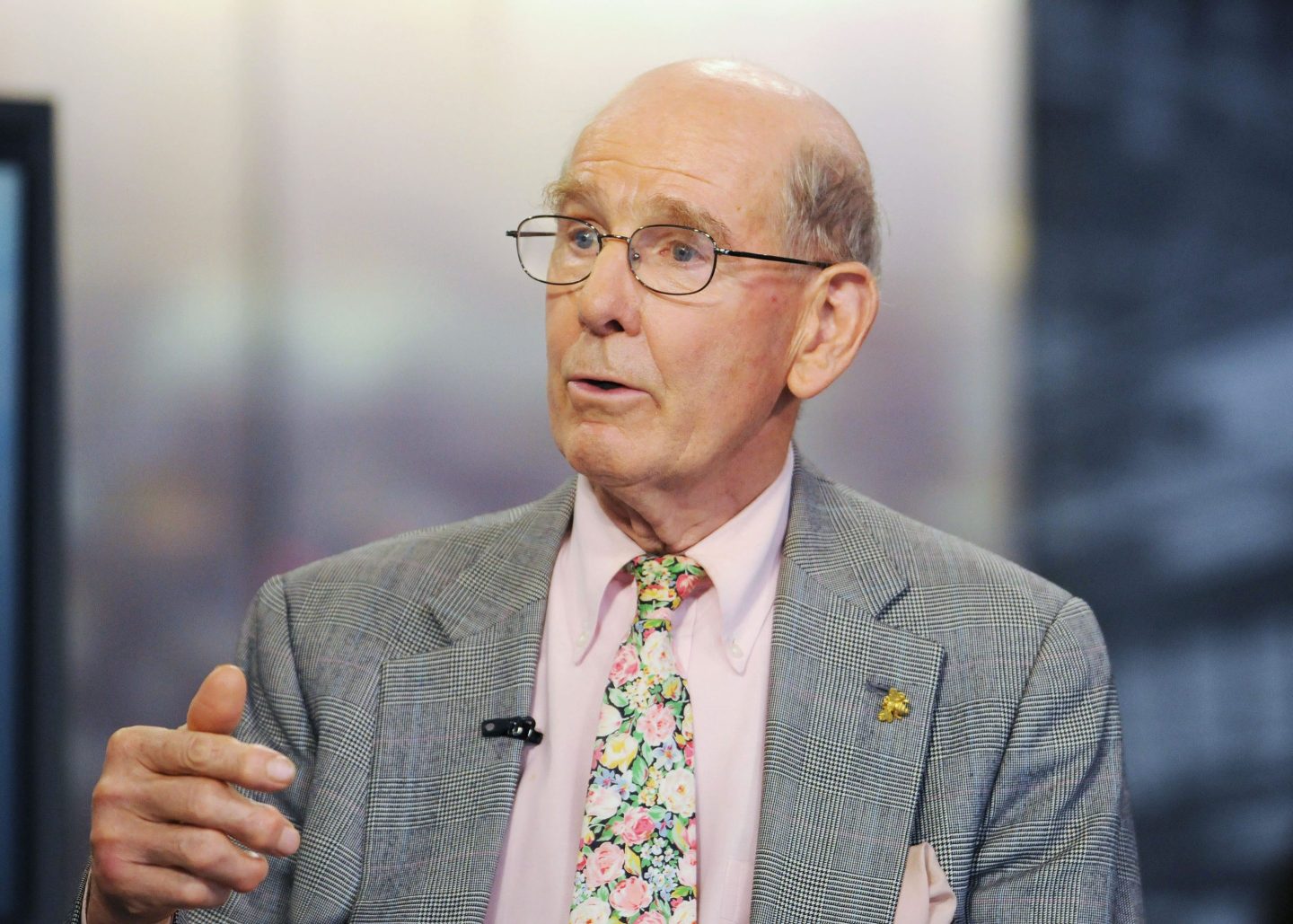 Renowned economist Gary Shilling predicts that the commercial real estate bubble will burst.