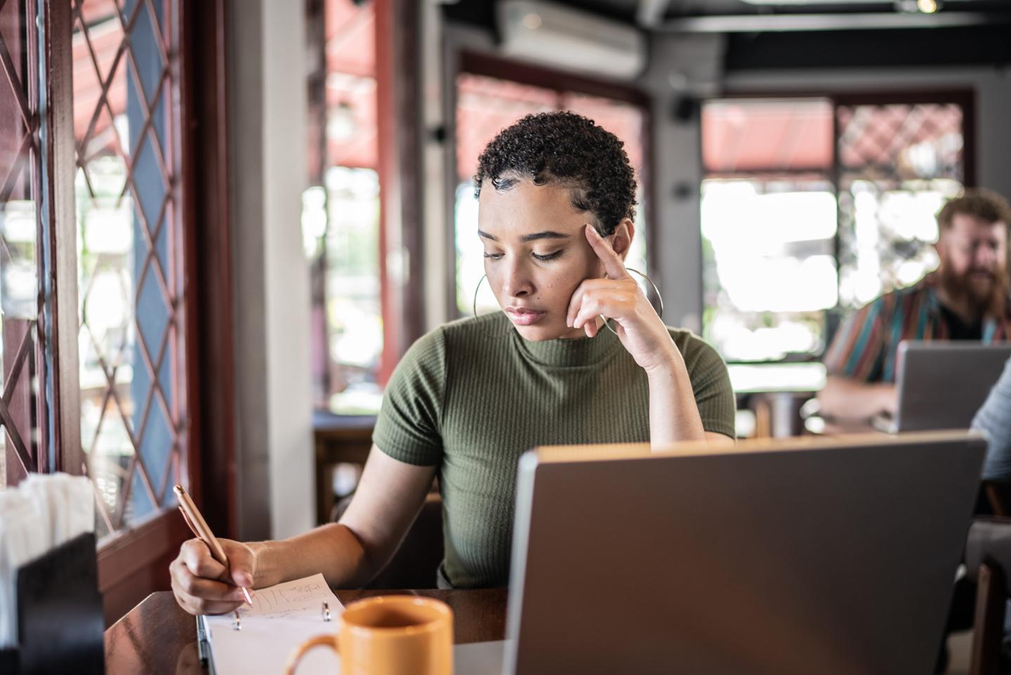 Most of the workers that TestGorilla surveyed think that skills-based hiring levels the playing field and improves their chances of bagging their dream jobs. 