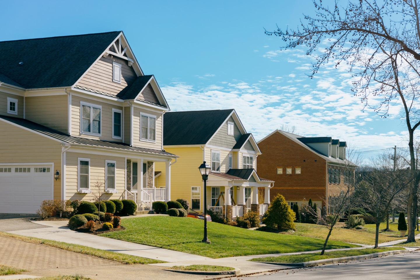 Americans pay $100 billion in real estate commissions but get ready for a 30% cut on that, expert says