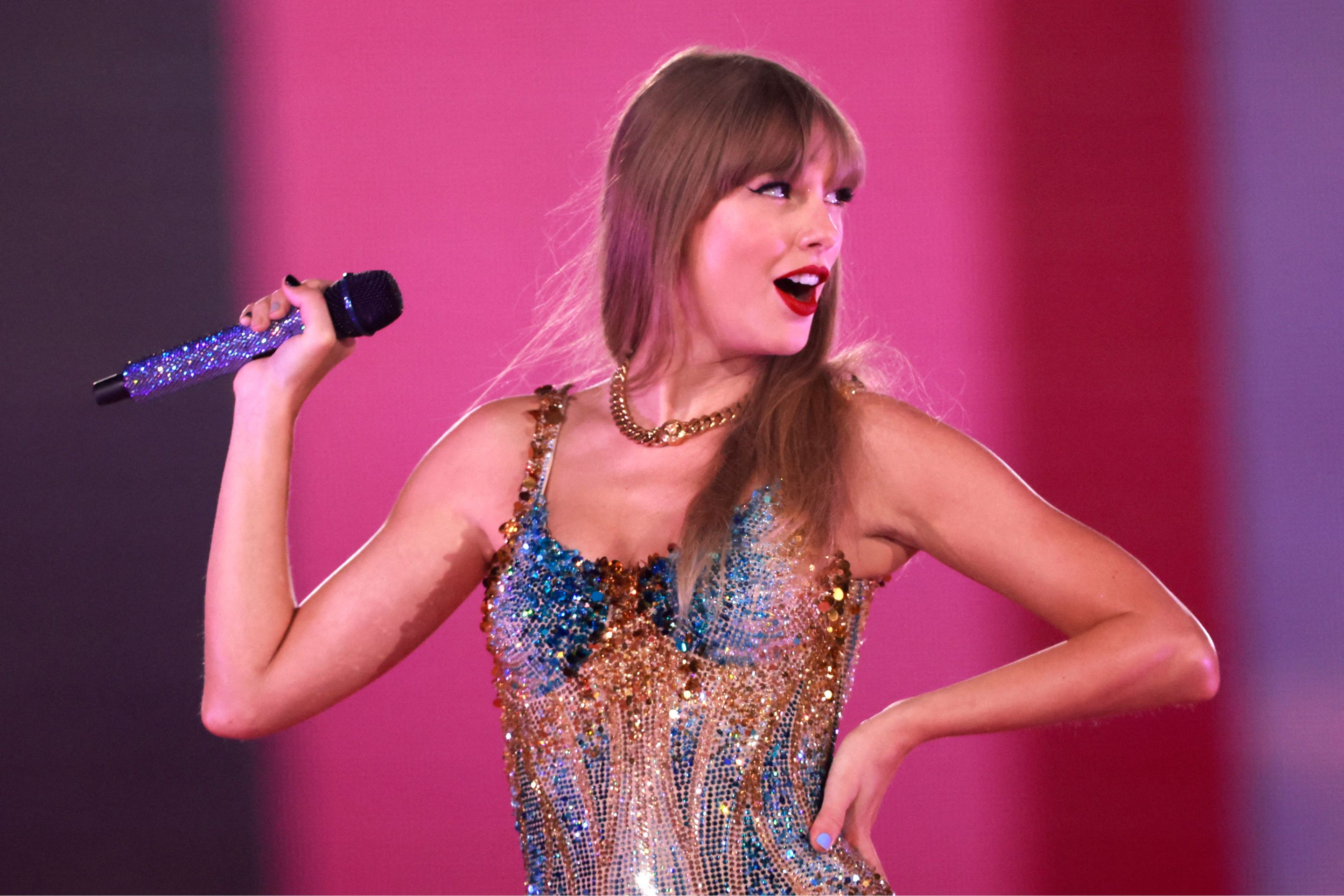 1989 (Taylor's Version) sets outsells the original | Fortune