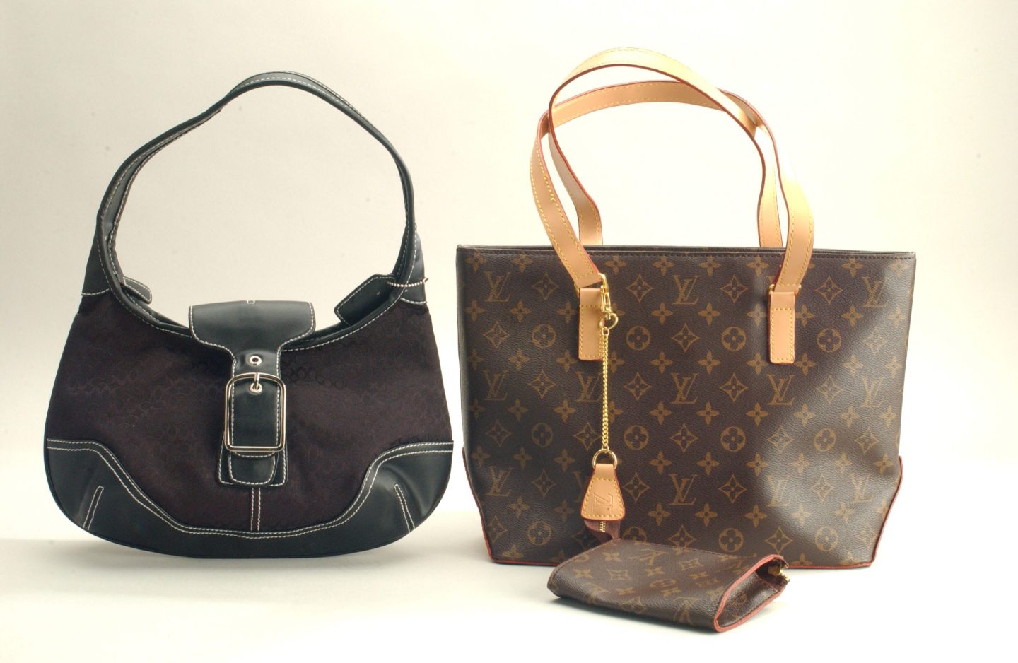Knockoff Coach and Louis Vuitton handbags