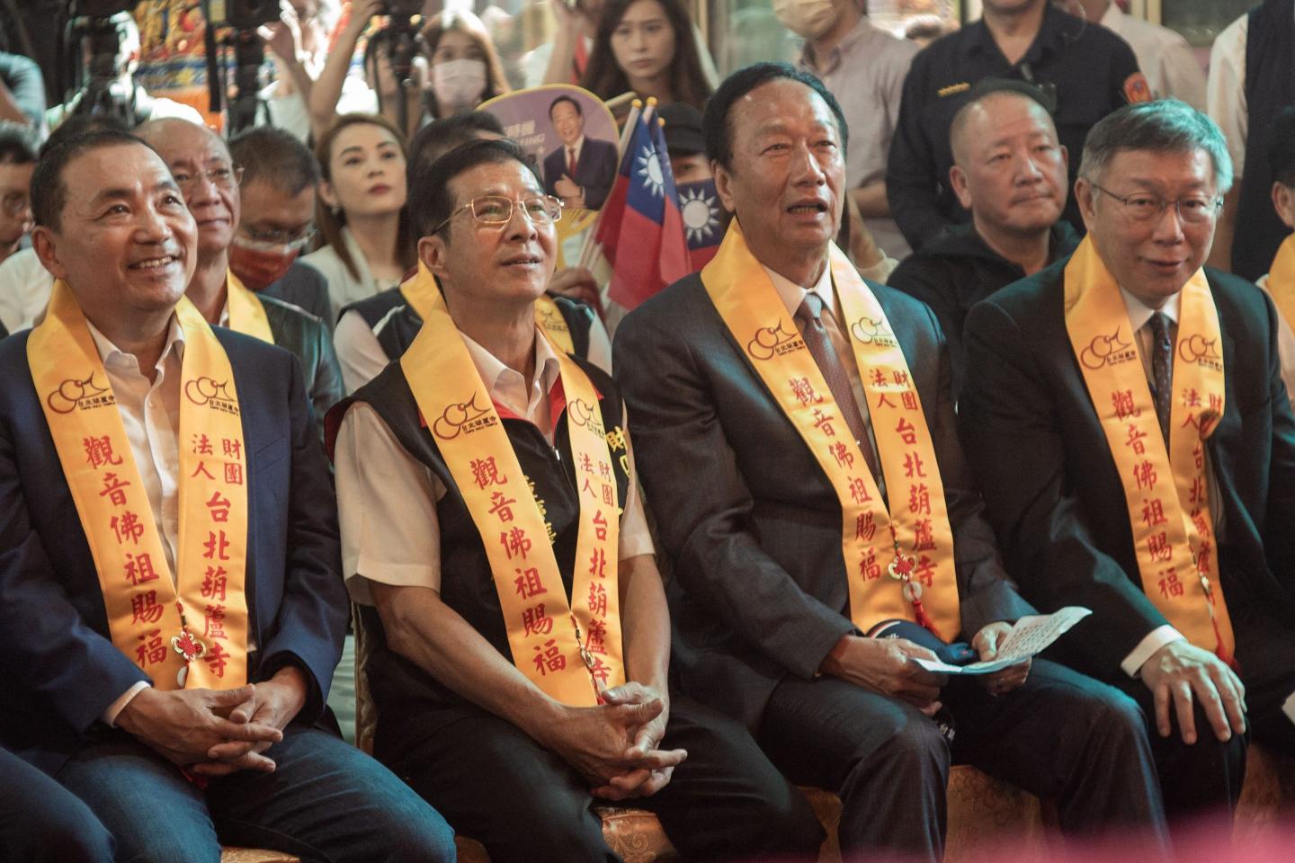 Taiwan opposition’s hopes for a unity ticket fall apart hours before the registration deadline, shaking up the race ahead of January’s election