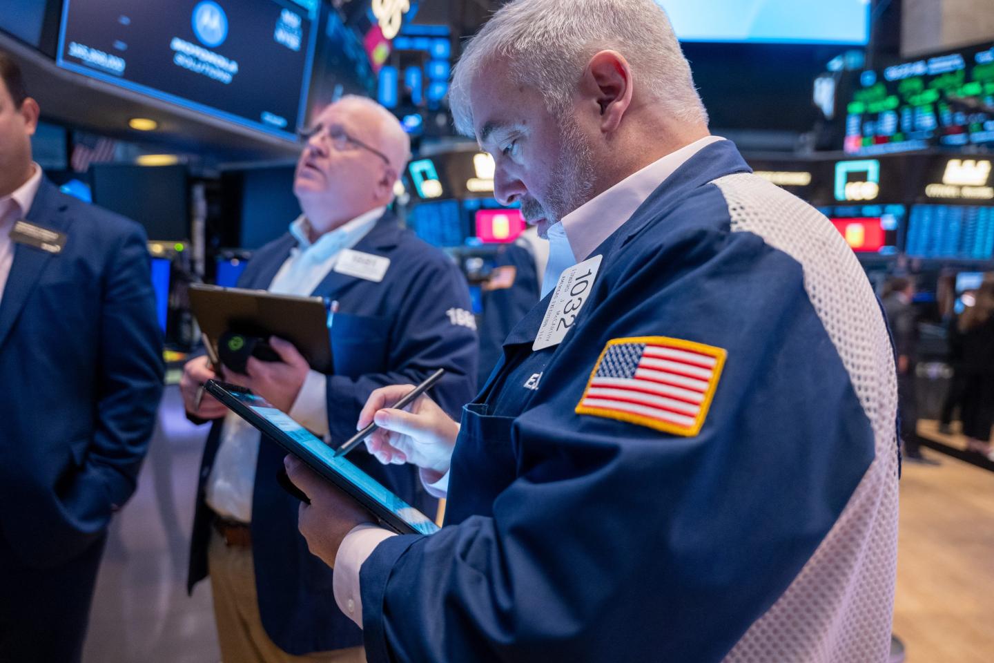 JPMorgan counters Wall Street’s general optimism for next year by predicting the S&P 500 will tumble 8% due to a ‘challenging’ economy