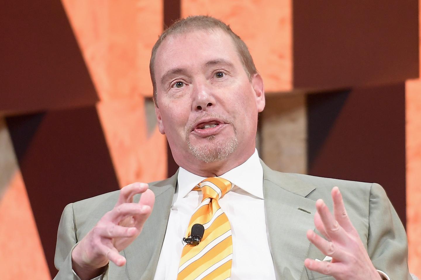 ‘Bond King’ Jeffrey Gundlach warns higher-for-longer interest rates could trigger the next financial crisis—and advises investors to ‘T-bill and chill’