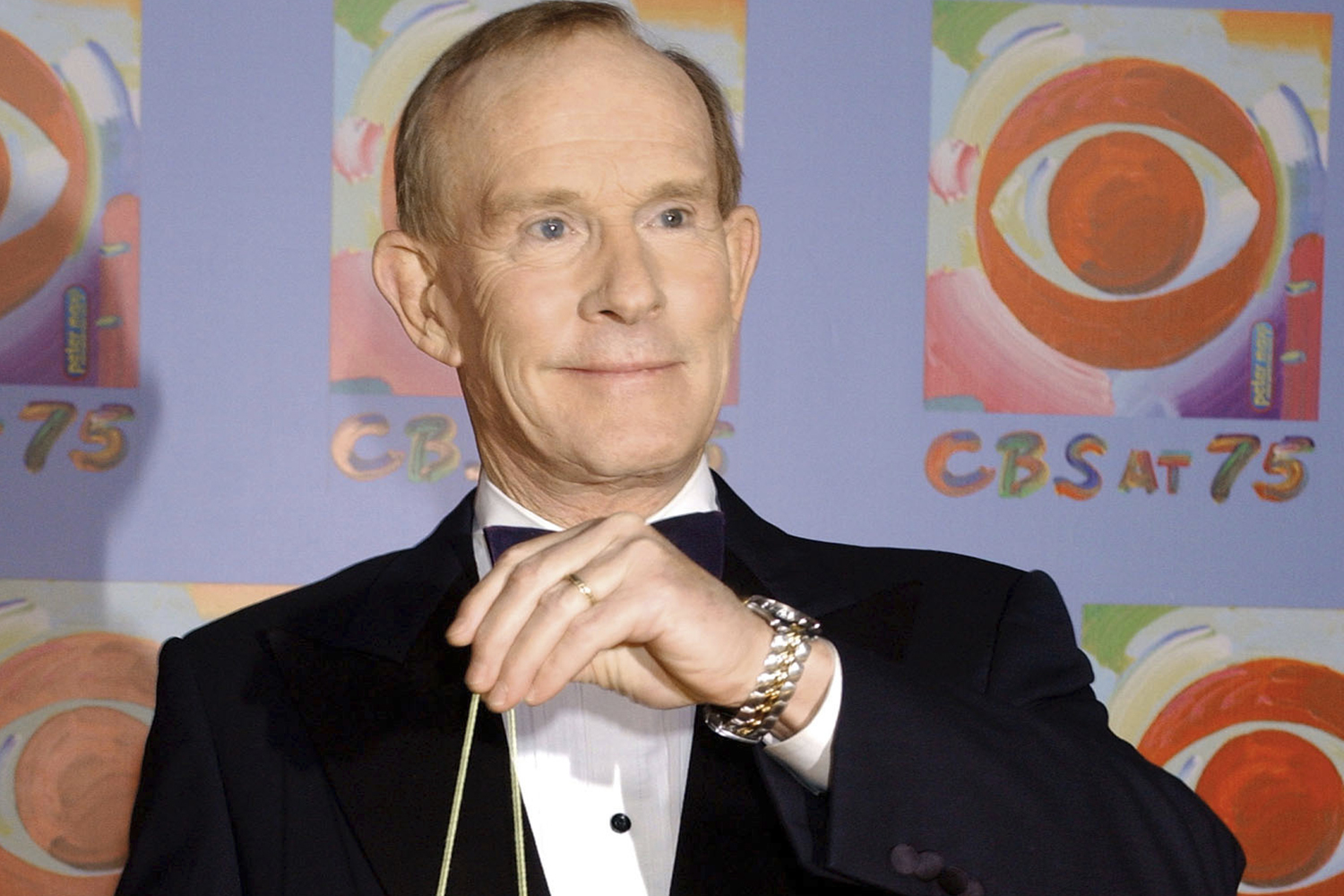 Obituary: Tom Smothers, TV comedian canceled by CBS amid Vietnam War protests, dies at 86