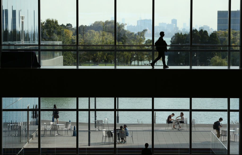 Students at Northwestern University's Kellogg School of Management, as seen in October 2018. (Chris Walker—Chicago Tribune/Tribune News Service/Getty Images)