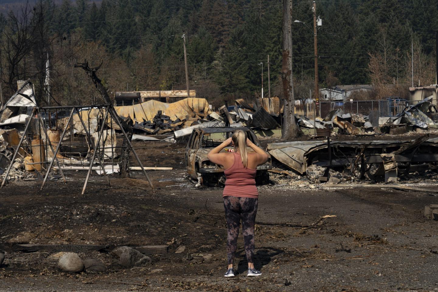 Oregon utility owned by Warren Buffett’s Berkshire Hathaway to pay $300 million settlement over 2020 wildfires