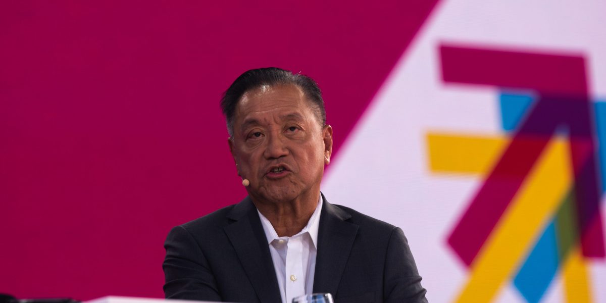 Broadcom CEO orders VMWare 'get butt back to office' | Fortune