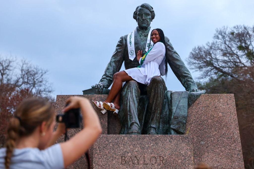 How to pay for a master’s degree in social work
