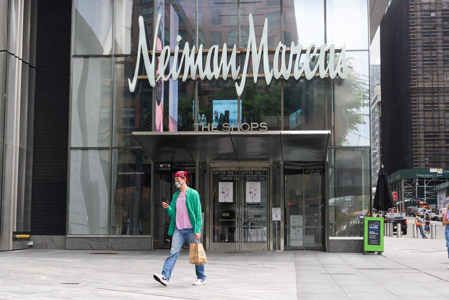 Luxury retailer Saks reportedly bids $3 billion to take over rival Neiman Marcus