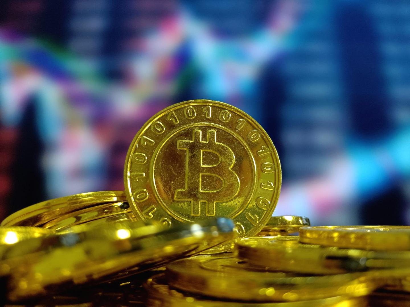 Bitcoin hits $40,000, and some worry that could be a signal to scammers