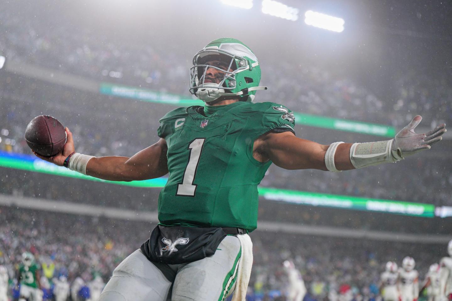 How to watch the Week 14 of the 2023-2024 NFL season live online for free—and without cable