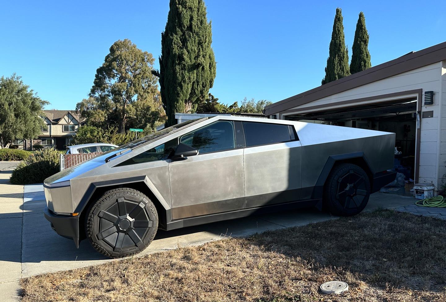 After viral video shows ‘built for any planet’ Cybertruck struggling on hill, Forest Service makes Tesla cheeky offer