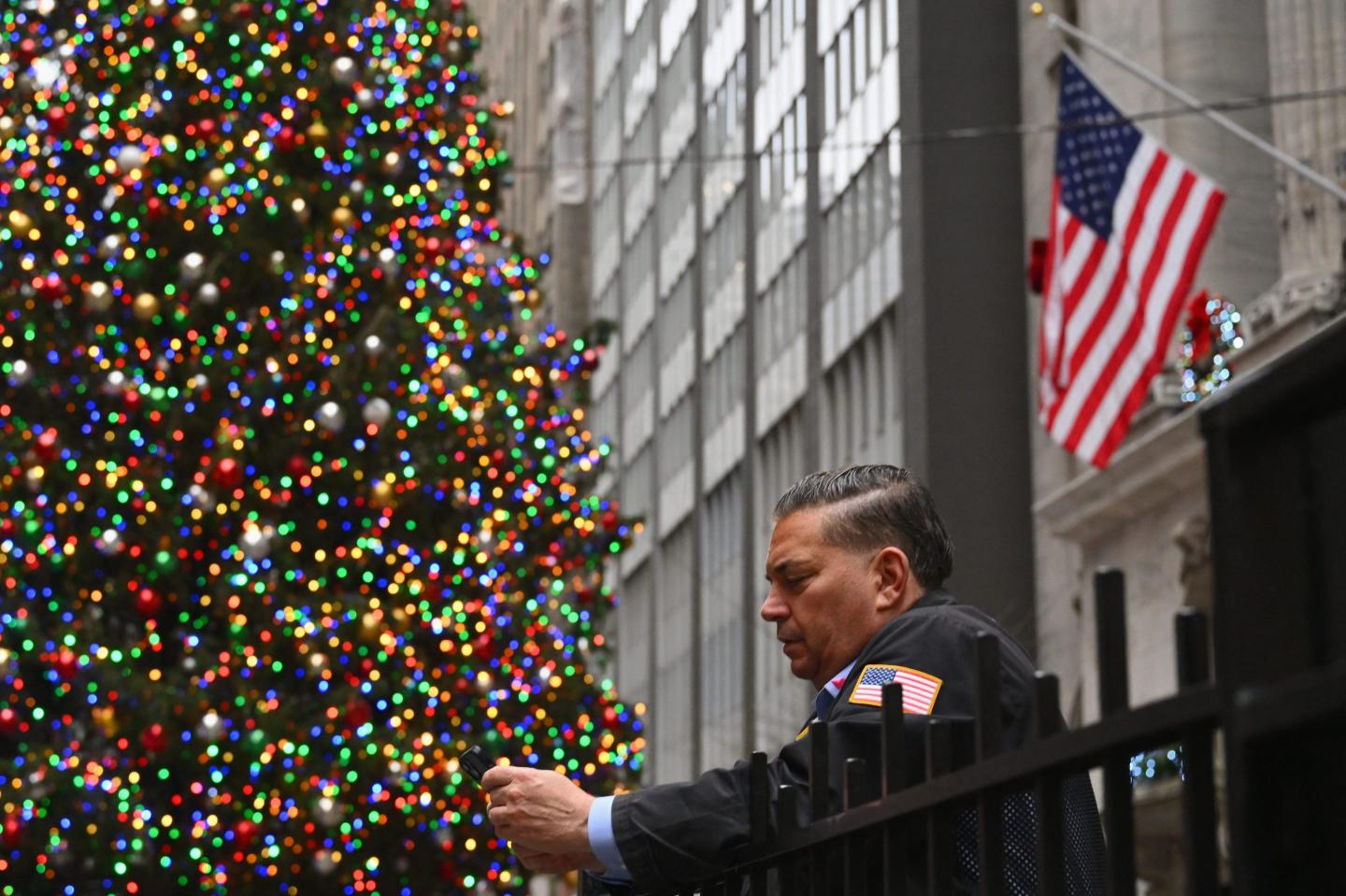 Wall Street’s expecting a soft landing in 2024—but that doesn’t mean stocks will soar