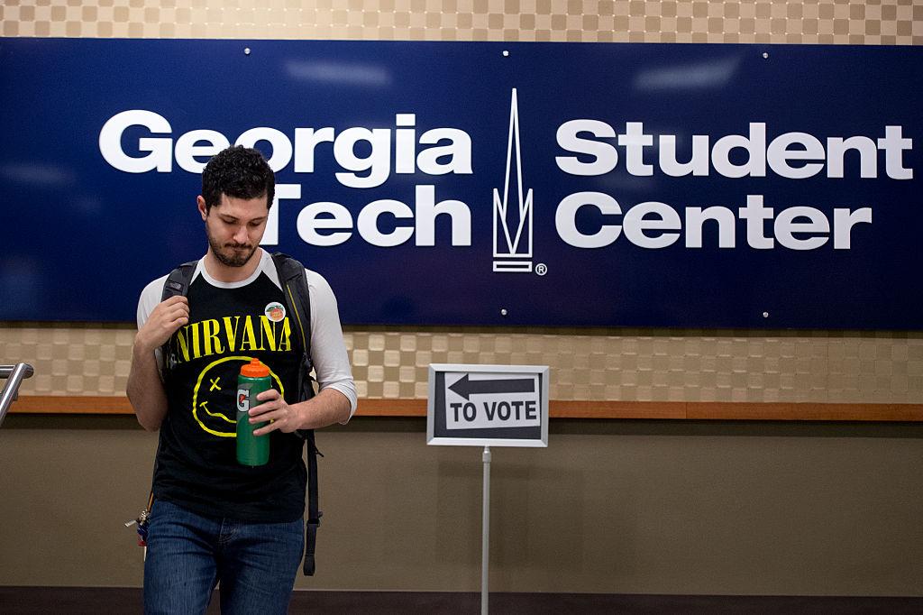 Laid-off tech workers: These top business schools are still offering extended MBA deadlines, scholarships