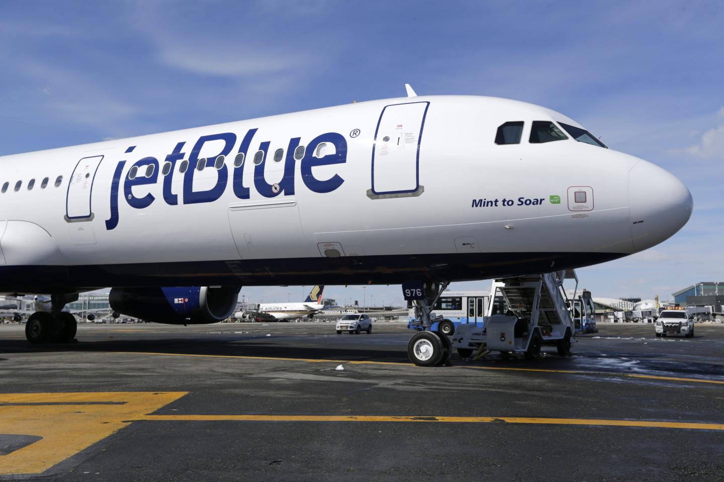 JetBlue’s CEO is stepping down and his replacement will be the first woman to lead a major U.S. airline