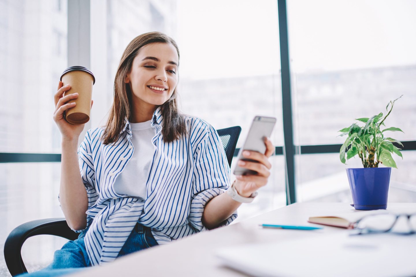 Good news for hybrid workers: Data shows that there's no difference in performance reviews or promotion rates between those who come to the office five days a week or three.