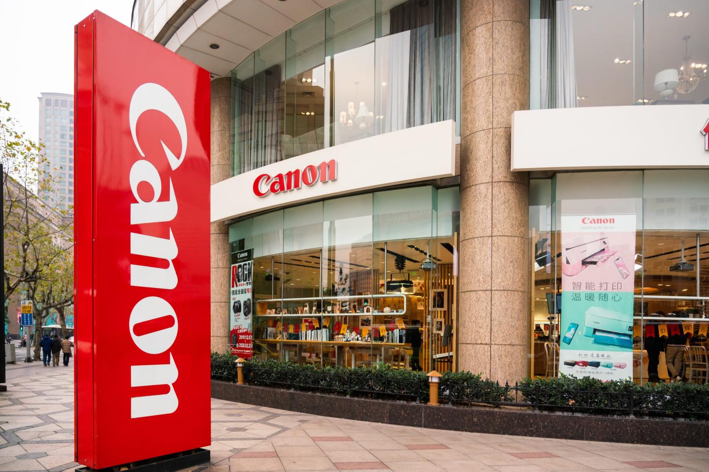 Canon, best known for its cameras and printers, wants to undercut ASML and its $150 million chipmaking machines