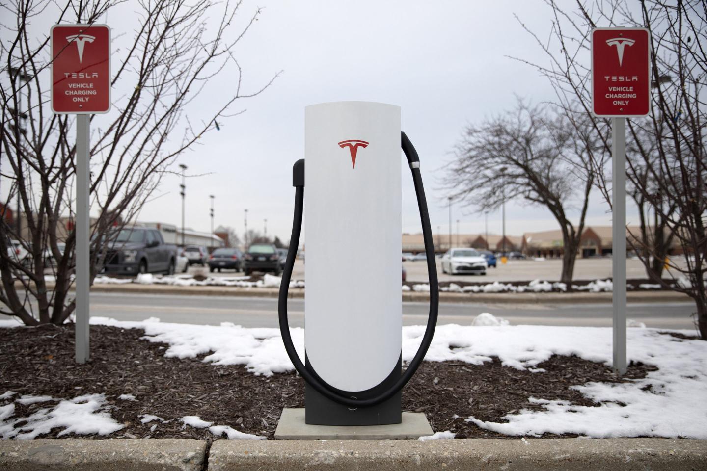 Chicago’s wind gusts expose how Elon Musk failed to design a Tesla for when it gets too cold