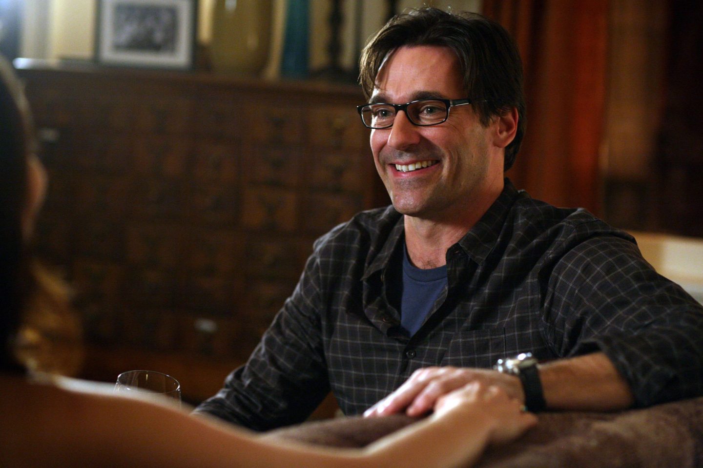 Jon Hamm plays the unbearably beautiful Drew in 30 Rock's "Bubble" episode.