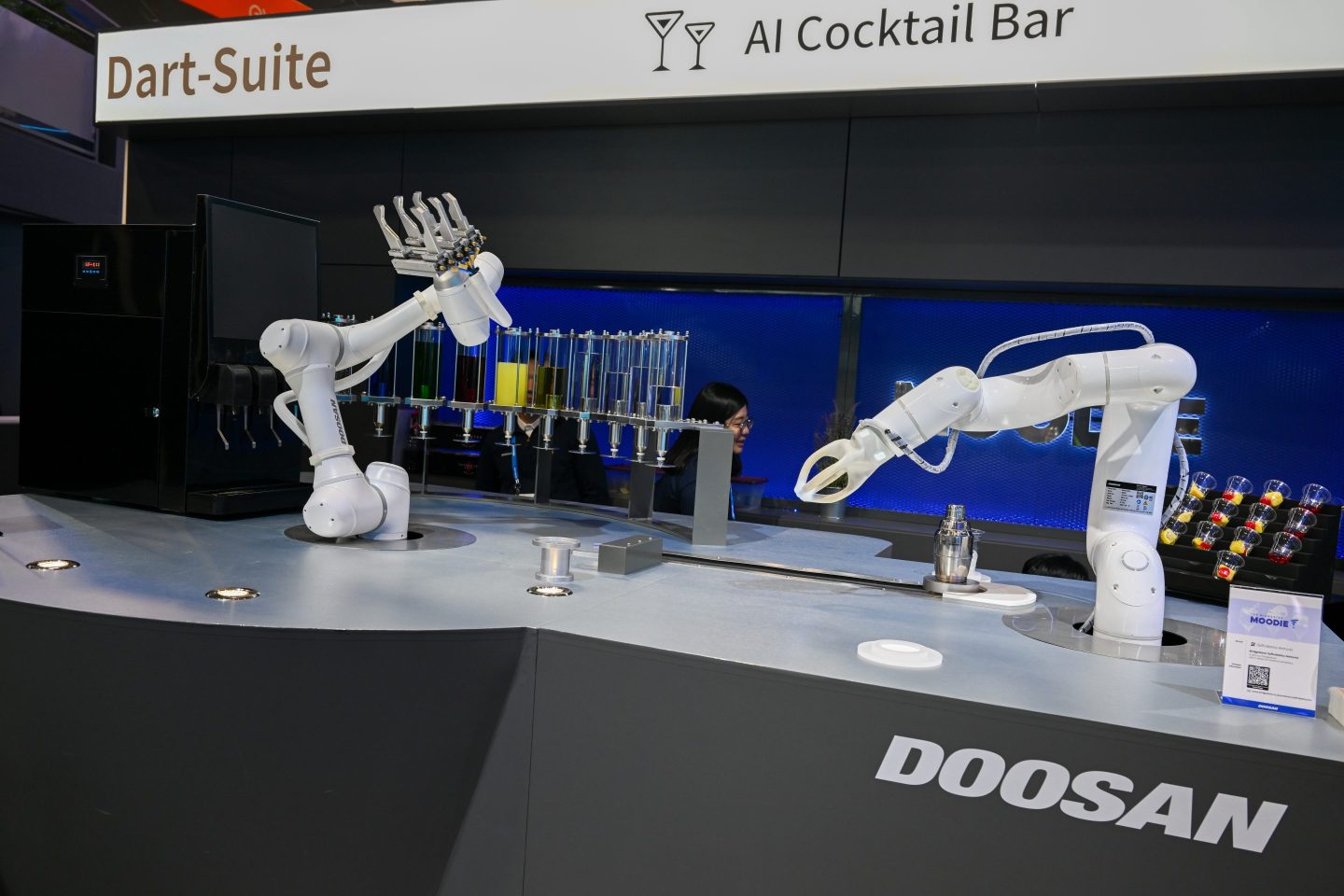 A Doosan cocktail robot at CES 2024.