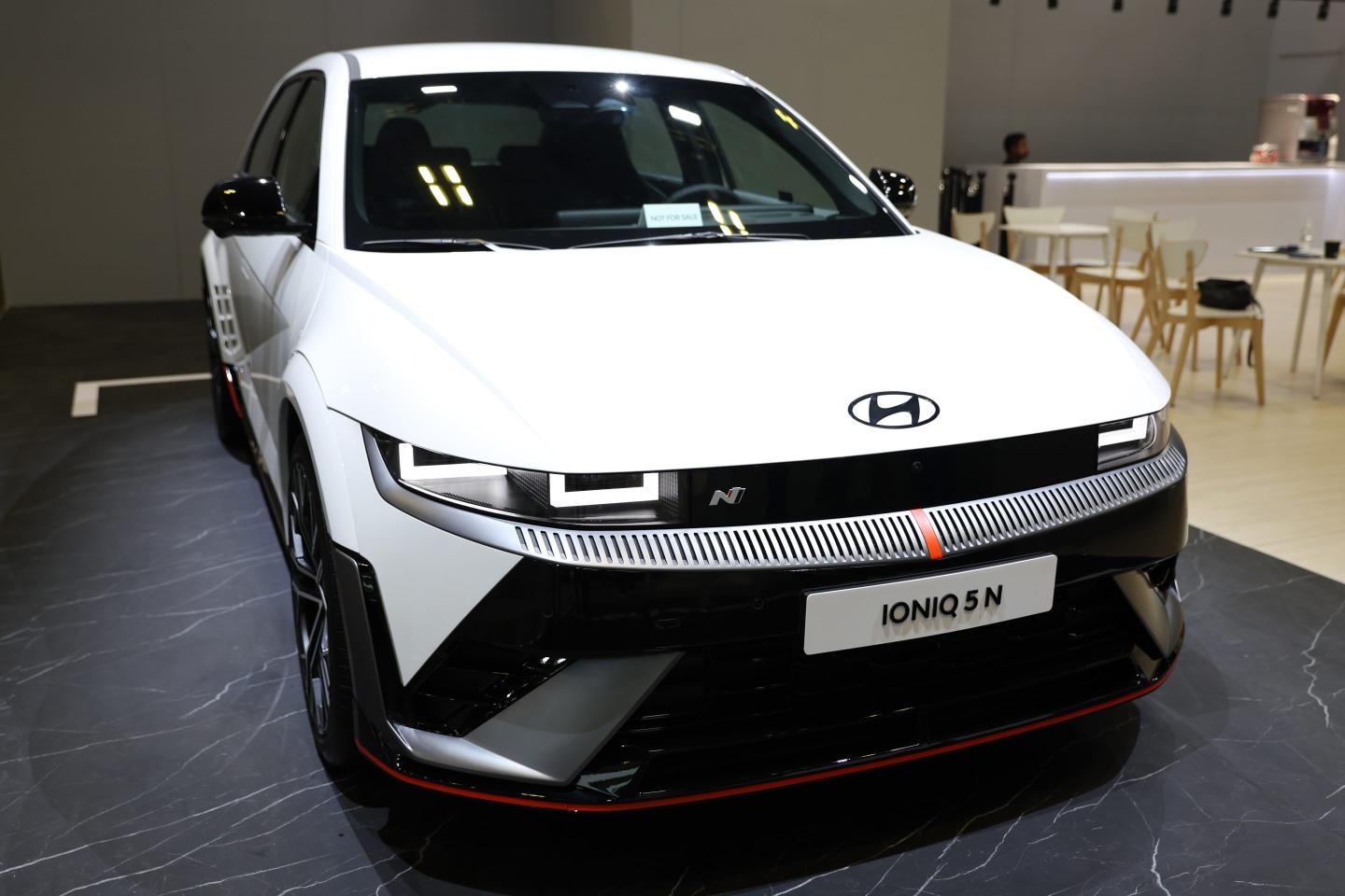 Hyundai will give U.S. EV buyers as much as $7,500 in cash bonuses to compete with domestic autos that qualify for tax credits