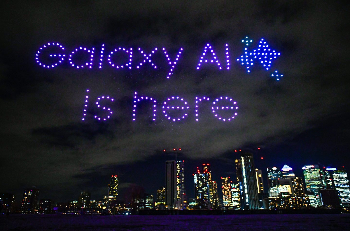 Image of drone swarm spelling out "Galaxy AI is here"