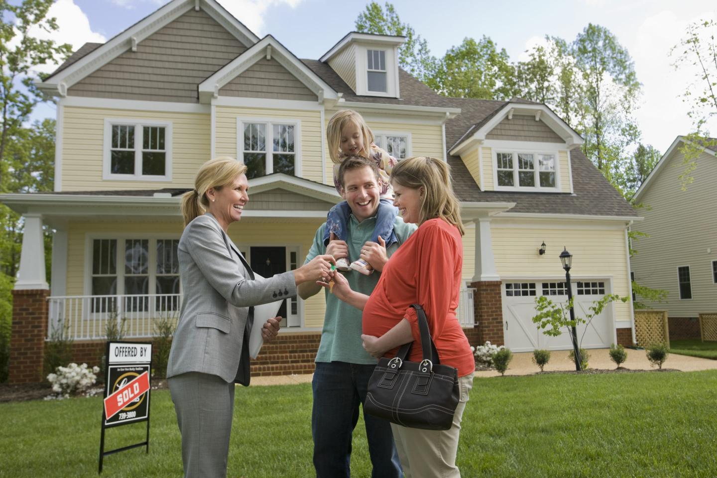 There’s a flicker of life in the housing market as average mortgage payments plummet nearly $400 over 2 months and buyers start to stir again, Redfin says