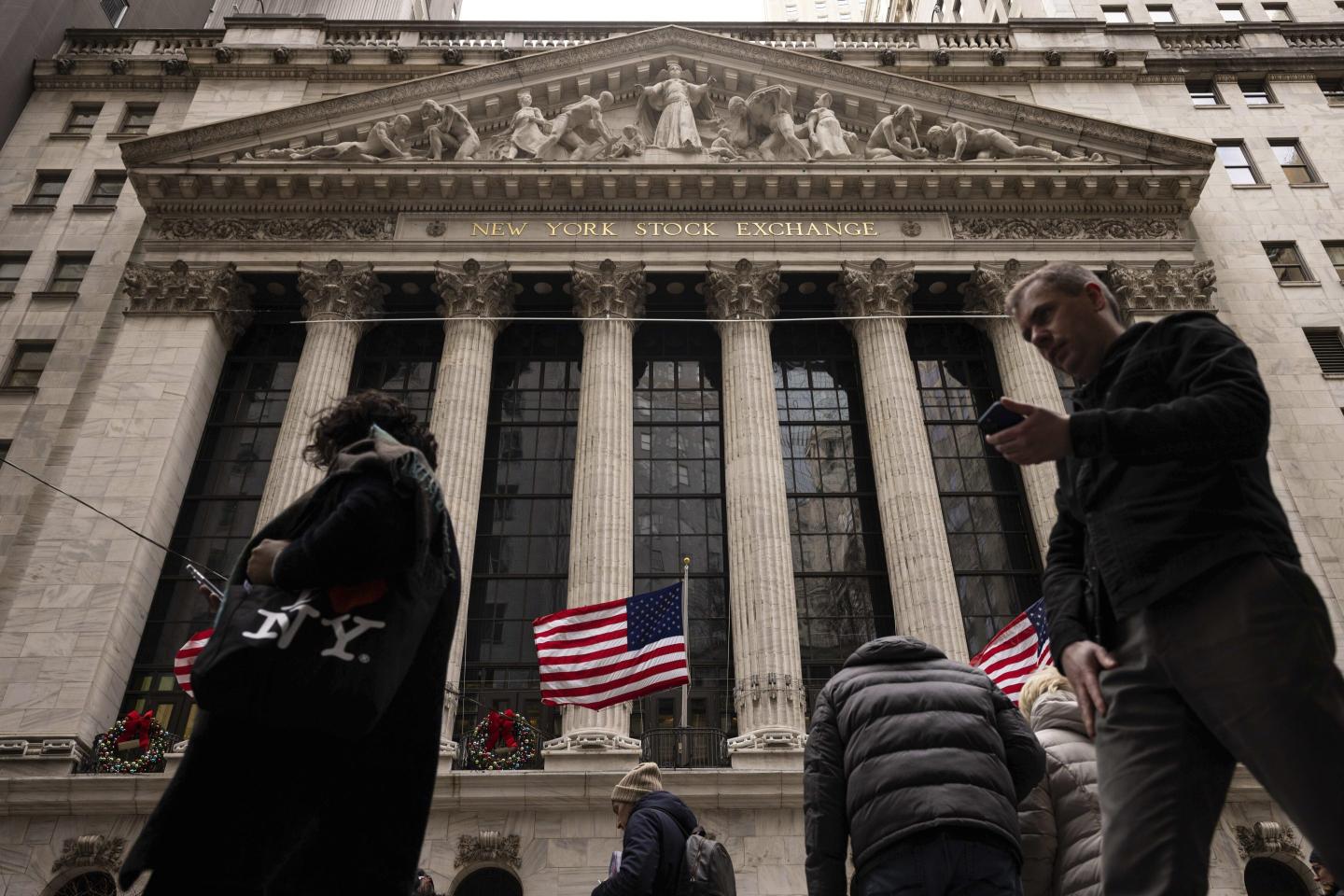 Only 25% of business economists say the U.S. will have a recession this year, but they worry about China-Taiwan conflict and the 2024 elections