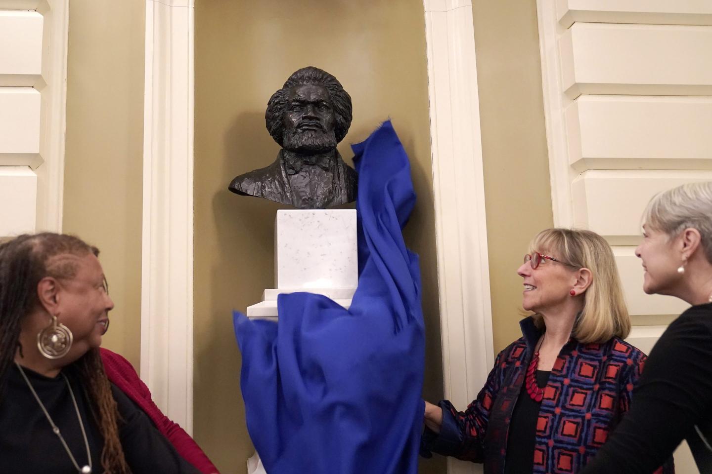 Bust is unveiled in Massachusetts