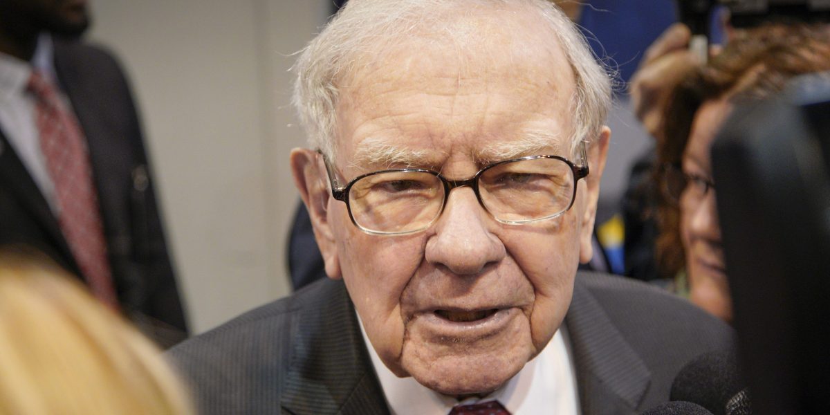Warren Buffett on markets&rsquo; &lsquo;casino-like&rsquo; behavior, avoiding snake-oil salesmen and when Charlie Munger told him he made a big mistake