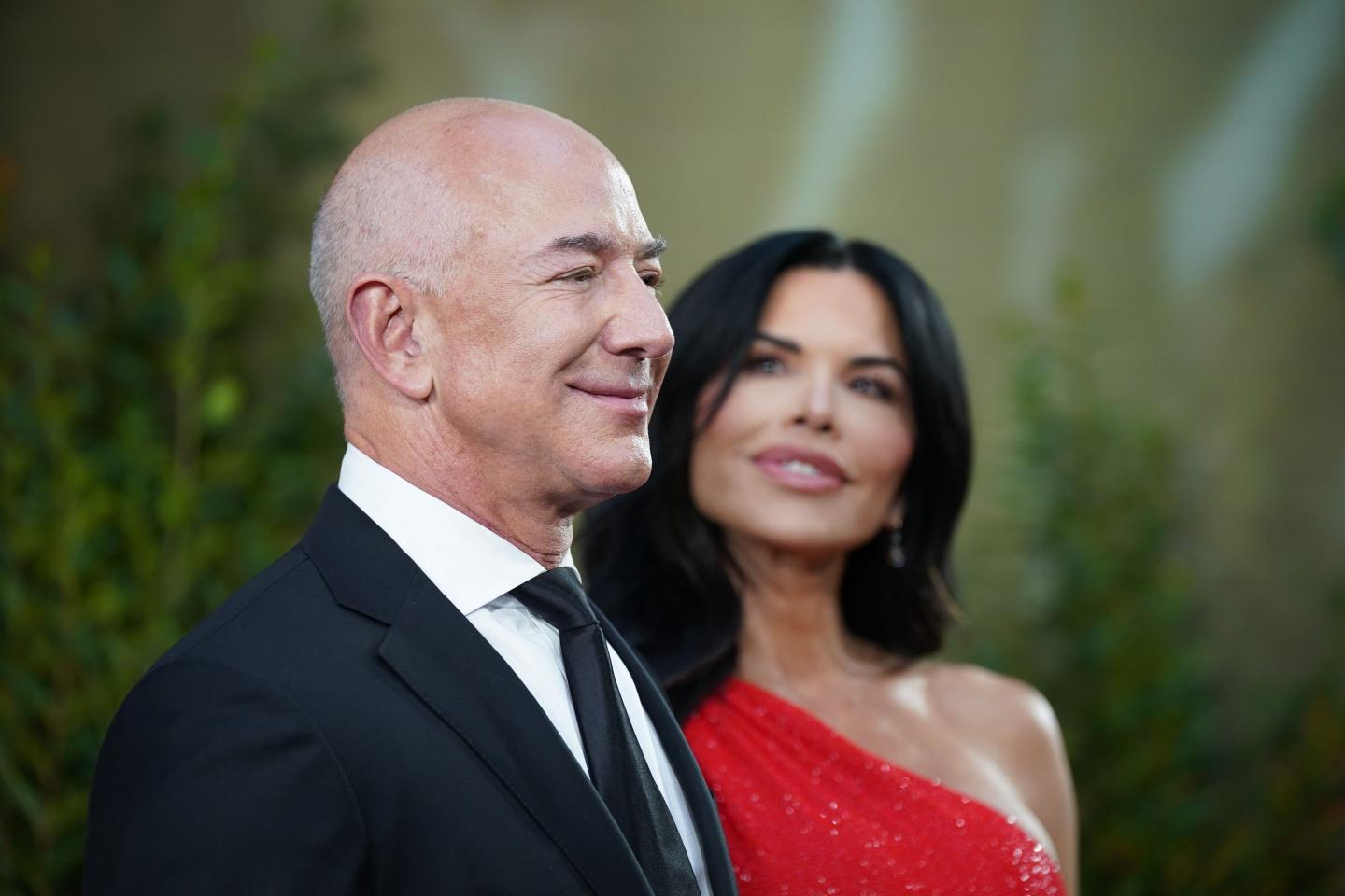 Jeff Bezos and Lauren Sanchez