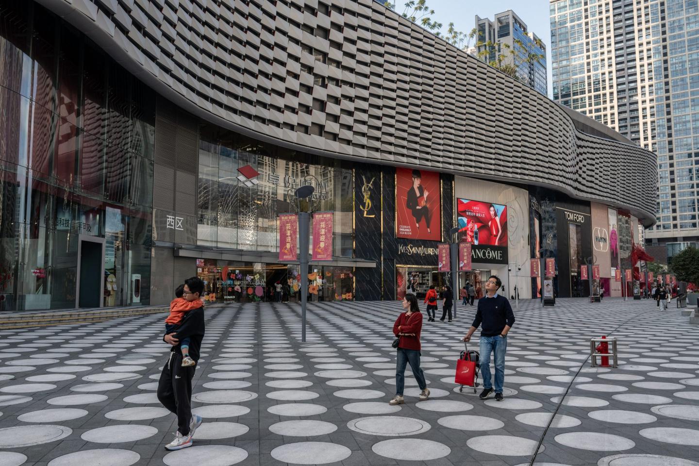 Chinese consumers spend big to welcome the year of the dragon—but analysts don’t yet see signs of a ‘meaningful recovery’