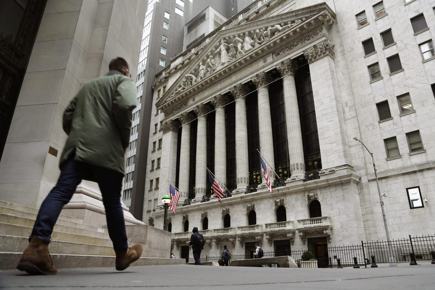 Wall Street’s average bonus fell last year—to $176,500