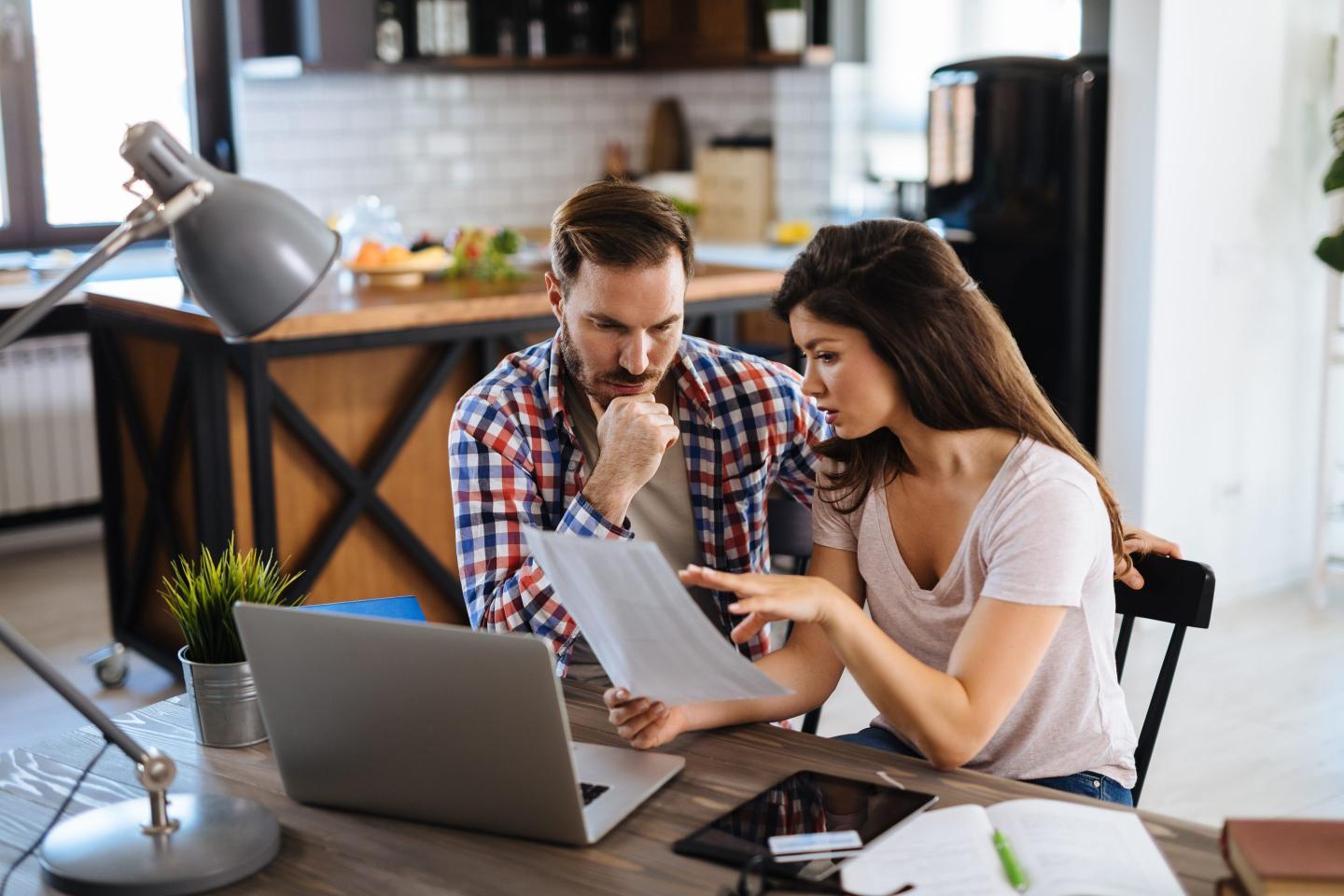 Financial disagreements are a strong predictor of divorce. These 2 tips can help you talk about money with your partner