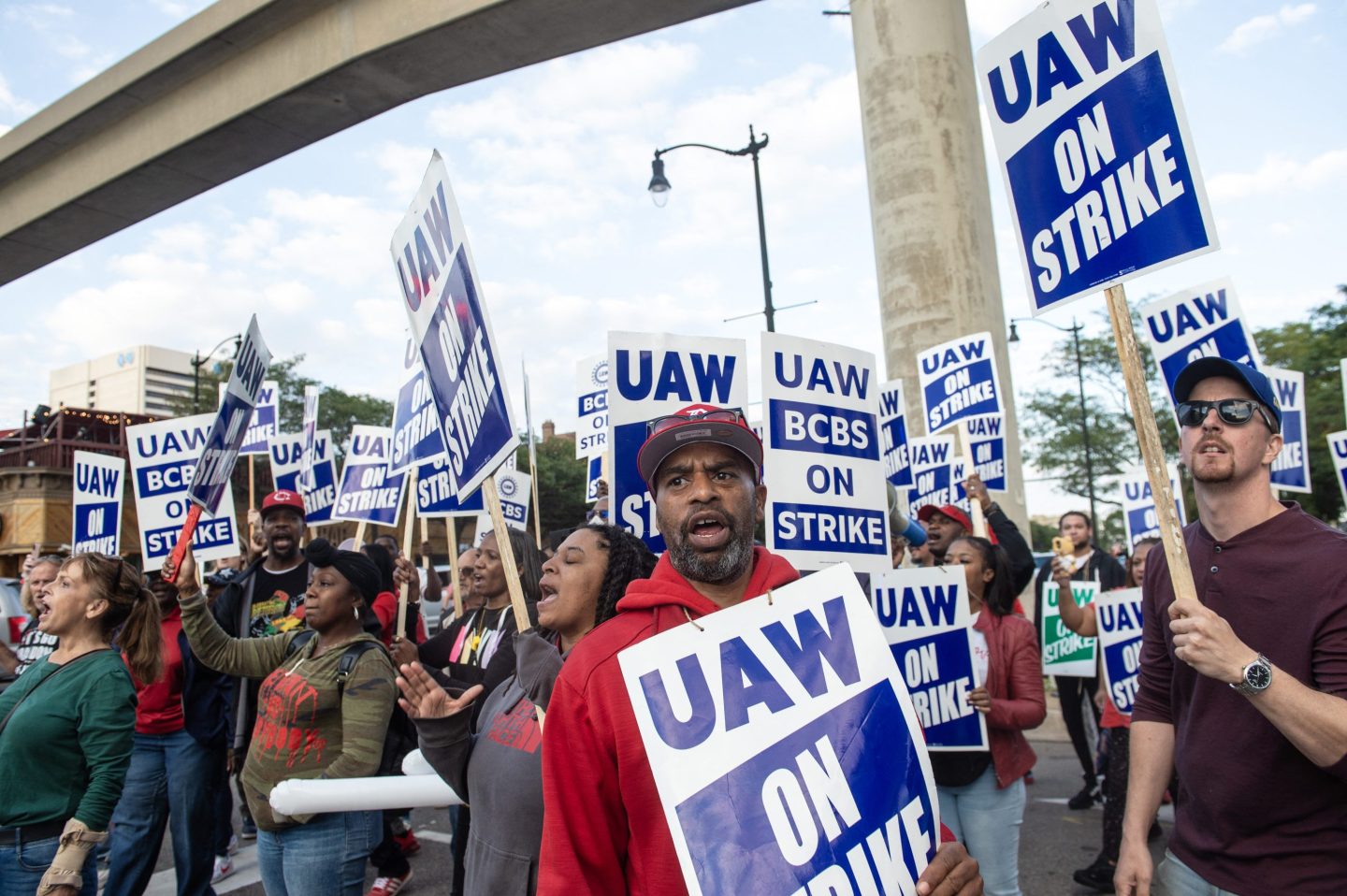 After striking, the UAW made record gains this year. A new study shows being in a union can pay off.