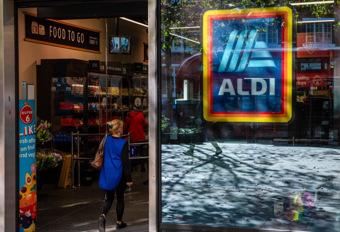 Discount grocer Aldi will open 800 additional stores in the U.S. to take advantage of spiking food prices