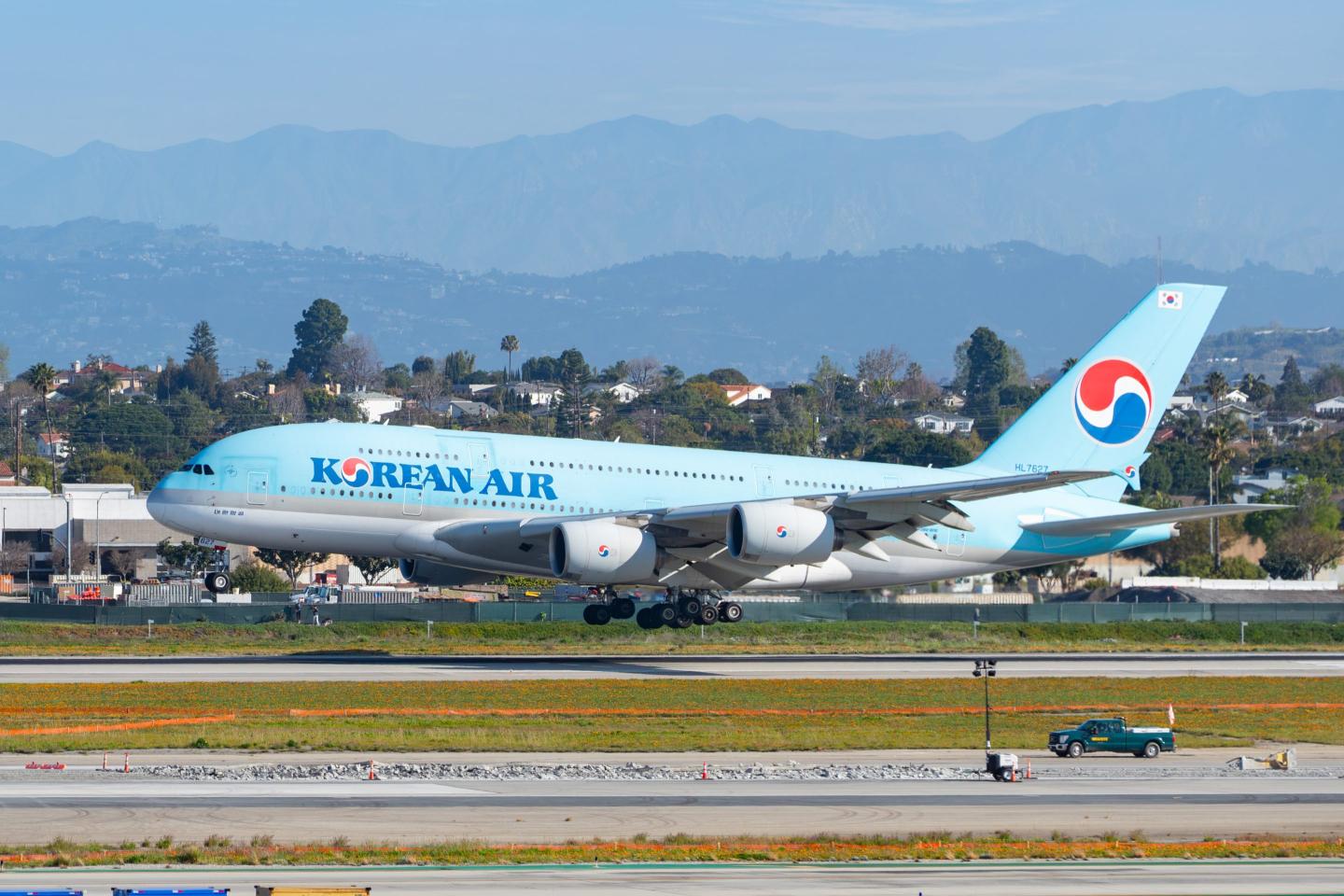 Korean Air snubs embattled Boeing—its top aircraft supplier—as it inks $14 billion deal with Airbus
