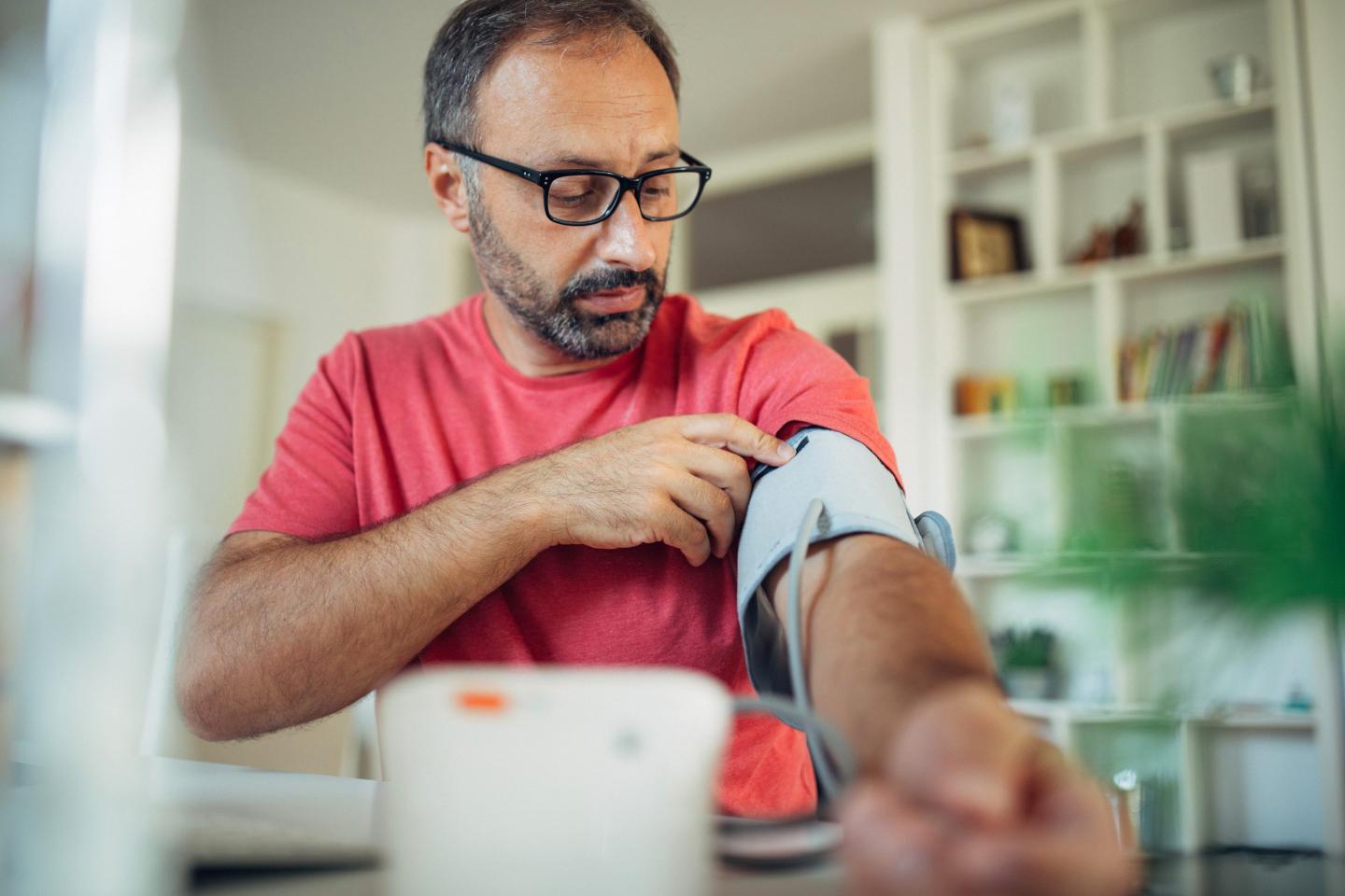 2 simple strategies can help control your high blood pressure without medication