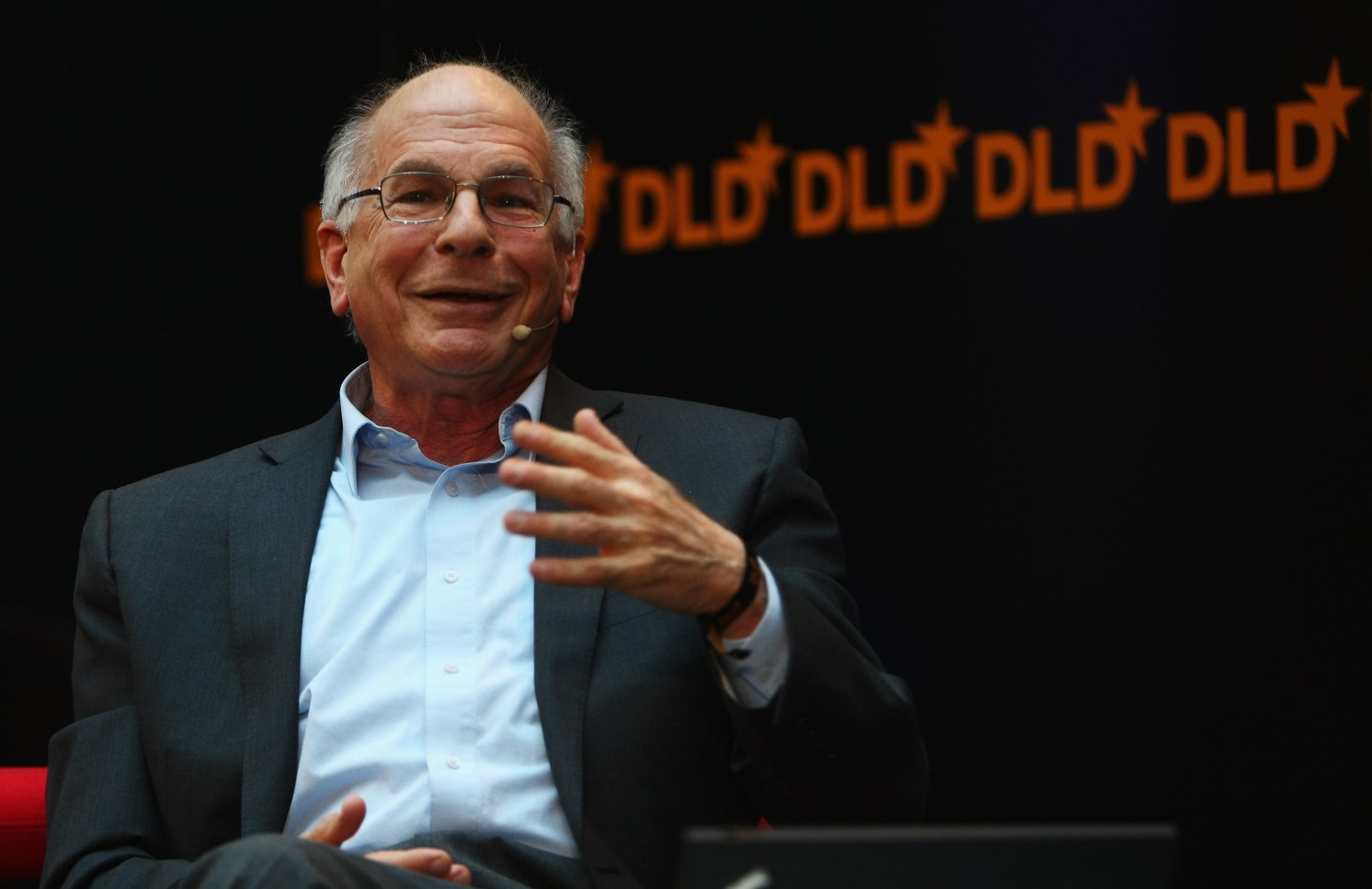 Daniel Kahneman gesturing