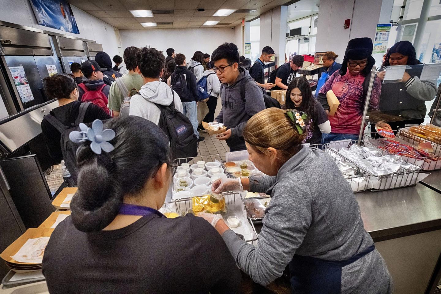 California’s new $20-an-hour fast food minimum wage is so good that schools are worried they can’t compete for cafeteria workers